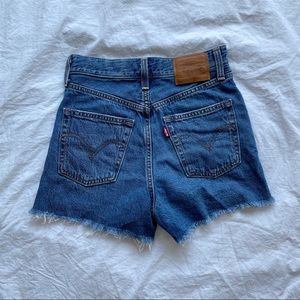 Levi’s ribcage shorts - 24"